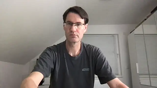 Snapshot of zxzx_cam1 chatting on October 20, 2025, 7:36 pm zxzx cam1 online show from October 20, 2025, 7:36 pm