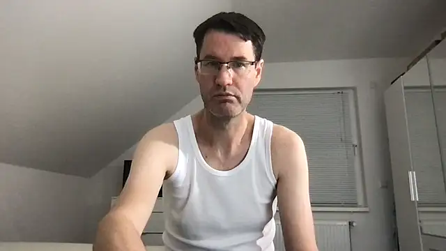 Snapshot of zxzx_cam1 chatting on November 23, 2025, 4:39 pm zxzx cam1 online show from November 23, 2025, 4:39 pm