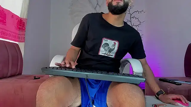 estiben 05 online show from January 18, 2026, 4:32 pm