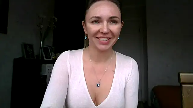 AngelinaLove28 online show from October 9, 2025, 7:20 am