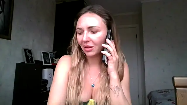 AngelinaLove28 online show from October 28, 2025, 7:18 am