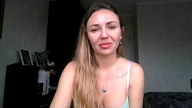 AngelinaLove28 online show from November 19, 2025, 7:08 am