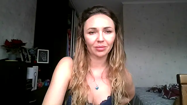 AngelinaLove28 online show from December 15, 2025, 8:31 am