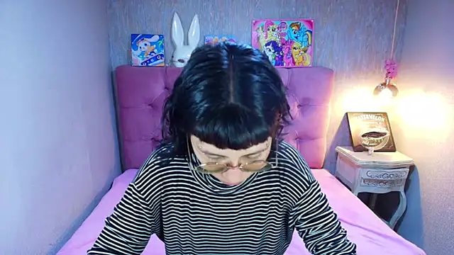 Snapshot of charlottemoonxz chatting on May 15, 2026, 6:06 pm charlottemoonxz online show from May 15, 2026, 6:06 pm