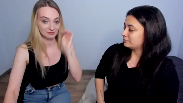 LuciaLoca online show from April 3, 2026, 10:27 pm