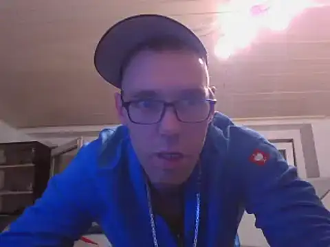 0815lukas2024 online show from December 22, 2024, 11:20 pm