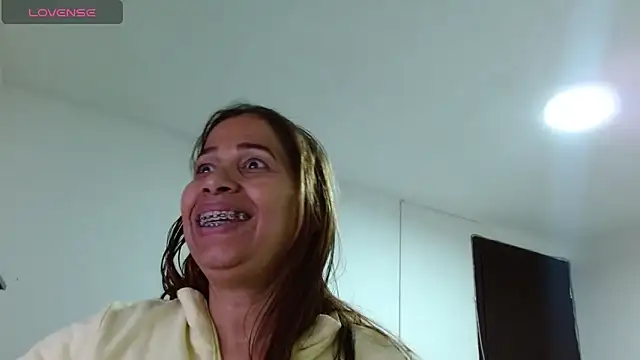 Snapshot of CaroMasha chatting on February 27, 2026, 2:12 am CaroMasha online show from February 27, 2026, 2:12 am