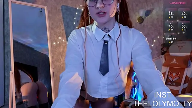 LolyMolli online show from April 3, 2026, 10:11 am