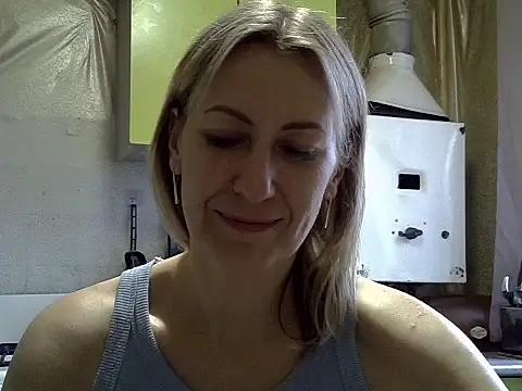 Snapshot of AshleyXHoney chatting on September 25, 2025, 6:19 am AshleyXHoney online show from September 25, 2025, 6:19 am