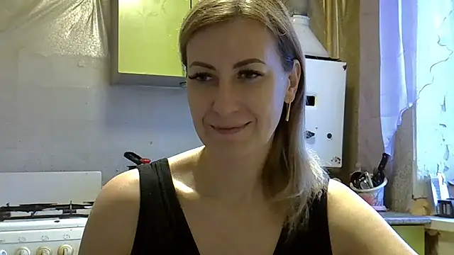 Snapshot of AshleyXHoney chatting on December 12, 2024, 6:03 am AshleyXHoney online show from December 12, 2024, 6:03 am