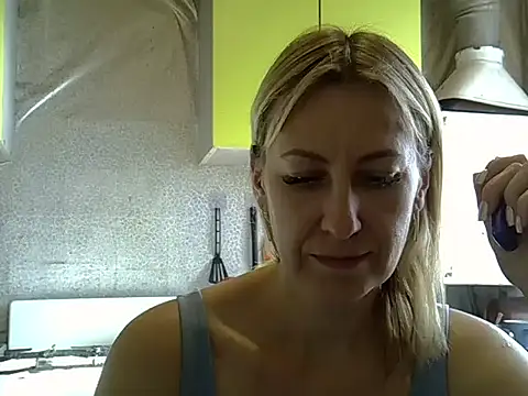 Snapshot of AshleyXHoney chatting on September 9, 2025, 6:34 am AshleyXHoney online show from September 9, 2025, 6:34 am