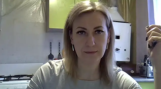 Snapshot of AshleyXHoney chatting on January 28, 2025, 7:32 am AshleyXHoney online show from January 28, 2025, 7:32 am