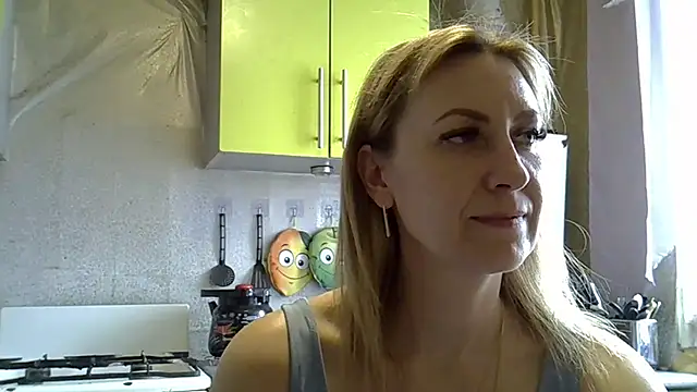 Snapshot of AshleyXHoney chatting on March 5, 2025, 10:00 am AshleyXHoney online show from March 5, 2025, 10:00 am