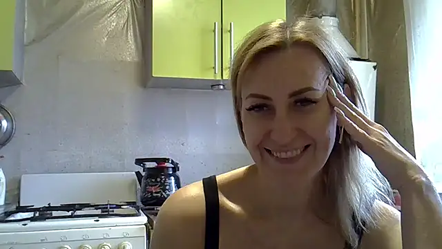 Snapshot of AshleyXHoney chatting on December 6, 2024, 8:53 am AshleyXHoney online show from December 6, 2024, 8:53 am