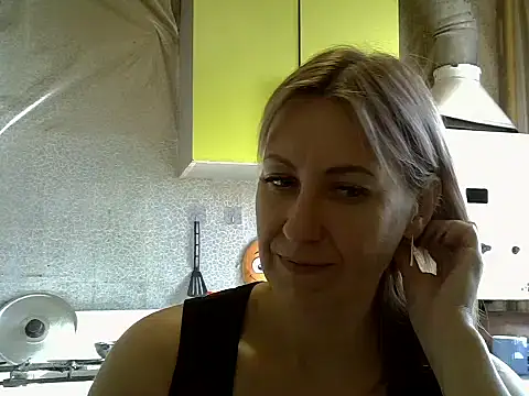 Snapshot of AshleyXHoney chatting on September 16, 2025, 6:47 am AshleyXHoney online show from September 16, 2025, 6:47 am