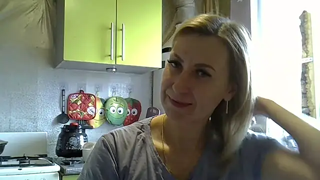 Snapshot of AshleyXHoney chatting on March 13, 2025, 10:47 am AshleyXHoney online show from March 13, 2025, 10:47 am