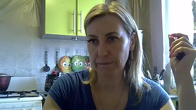 Snapshot of AshleyXHoney chatting on March 20, 2025, 10:32 am AshleyXHoney online show from March 20, 2025, 10:32 am