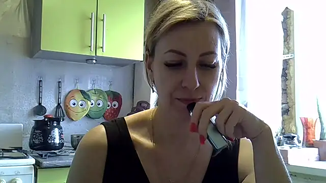 Snapshot of AshleyXHoney chatting on February 7, 2025, 11:12 am AshleyXHoney online show from February 7, 2025, 11:12 am