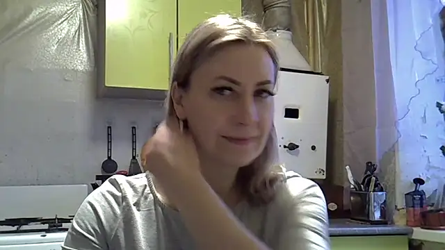 Snapshot of AshleyXHoney chatting on January 17, 2025, 6:04 am AshleyXHoney online show from January 17, 2025, 6:04 am