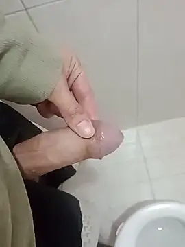 Snapshot of Wynni chatting on February 25, 2026, 6:02 am Wynni online show from February 25, 2026, 6:02 am