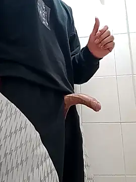 Snapshot of Wynni chatting on November 14, 2025, 3:54 am Wynni online show from November 14, 2025, 3:54 am