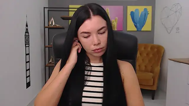 MadisonGomes online show from November 7, 2025, 8:19 am