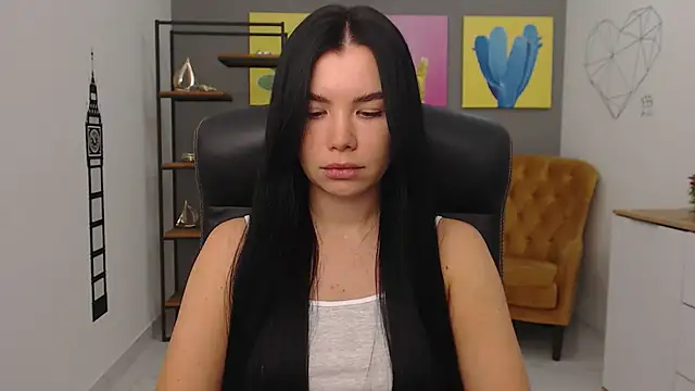 MadisonGomes online show from November 19, 2025, 8:36 am