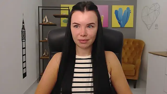 MadisonGomes online show from November 13, 2025, 8:51 am