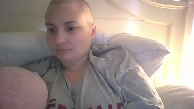 MilfyMrsRobinson online show from March 21, 2026, 12:42 pm