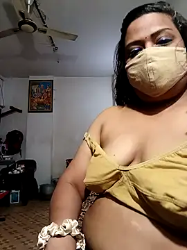 Snapshot of Love_Jenny chatting on February 2, 2026, 5:06 am Love Jenny online show from February 2, 2026, 5:06 am