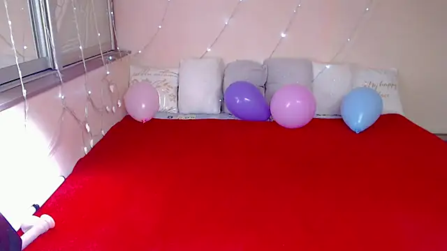 LizaSenri online show from April 14, 2026, 7:24 am