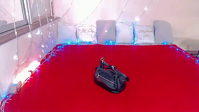 LizaSenri online show from January 12, 2026, 7:48 am