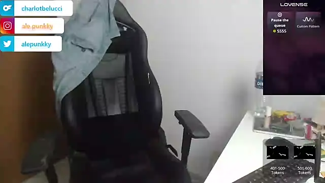 charlotbelucci  online show from October 16, 2025, 9:45 pm