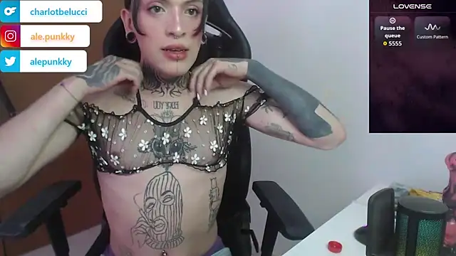 charlotbelucci  online show from October 17, 2025, 9:56 am