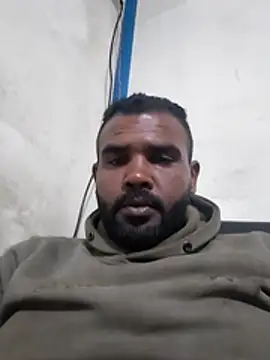 ListedLoin online show from April 28, 2026, 9:30 pm