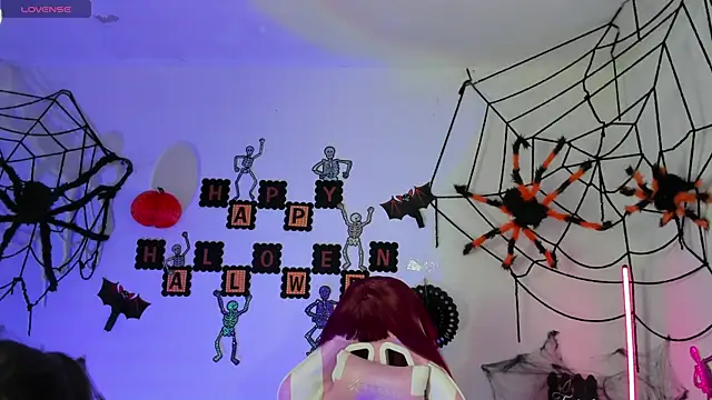 Snapshot of Ahri_Elderwood chatting on October 13, 2025, 4:36 am Ahri Elderwood online show from October 13, 2025, 4:36 am