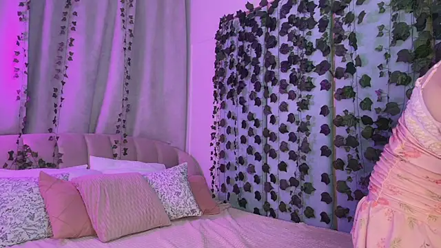 Love is Lola online show from April 15, 2026, 12:38 am