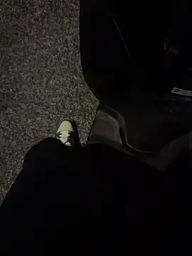 poldooooo online show from November 18, 2025, 2:49 am