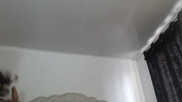 Abril Squirt online show from April 9, 2026, 6:25 pm