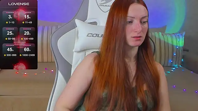 Snapshot of FlamyGold chatting on November 19, 2025, 12:10 am FlamyGold online show from November 19, 2025, 12:10 am