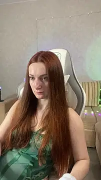 Snapshot of FlamyGold chatting on November 5, 2025, 12:25 am FlamyGold online show from November 5, 2025, 12:25 am