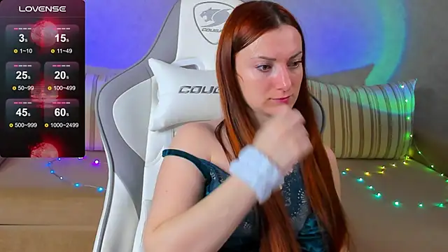 Snapshot of FlamyGold chatting on October 20, 2025, 12:45 am FlamyGold online show from October 20, 2025, 12:45 am