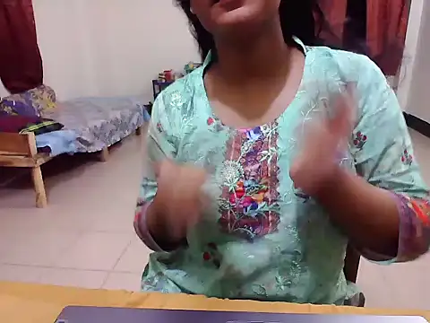 JustinaIra online show from October 24, 2025, 6:29 pm