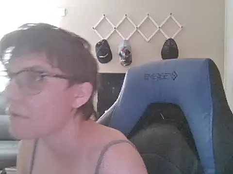 KaliSnow199623 online show from February 3, 2025, 11:47 pm