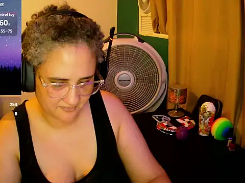 lolalicious 758 online show from September 19, 2025, 11:42 pm