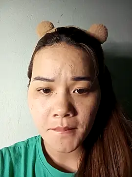 Ngoc-Trinh online show from February 16, 2025, 4:32 pm