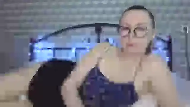  Leslyy Solo 1 online show from February 17, 2025, 1:22 pm