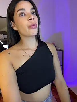 Snapshot of DaryRos chatting on March 13, 2025, 12:37 am DaryRos online show from March 13, 2025, 12:37 am