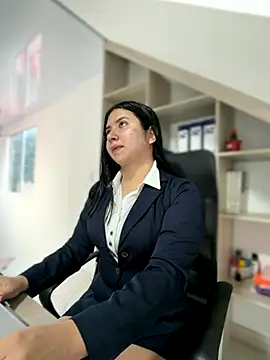 Snapshot of VAL_PRINCESS chatting on November 10, 2025, 9:09 pm VAL PRINCESS online show from November 10, 2025, 9:09 pm