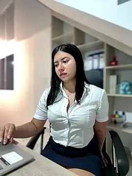 Snapshot of VAL_PRINCESS chatting on September 21, 2025, 12:05 am VAL PRINCESS online show from September 21, 2025, 12:05 am